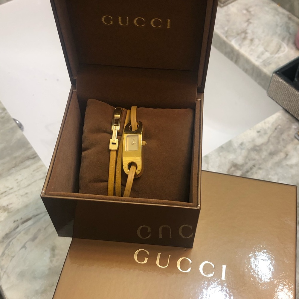 Gucci wrap watch